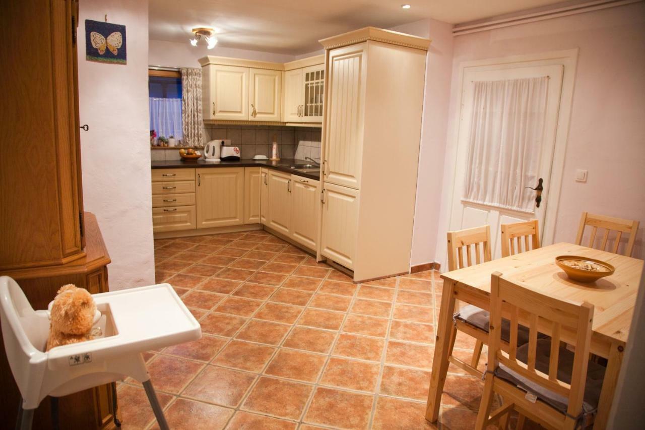 הוילה בוהין The 1882 Old House Vodnikova מראה חיצוני תמונה